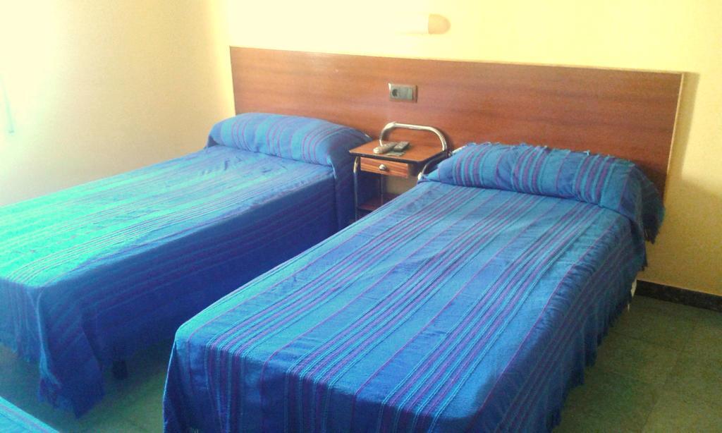 Hostal Urgell Balaguer Exterior photo