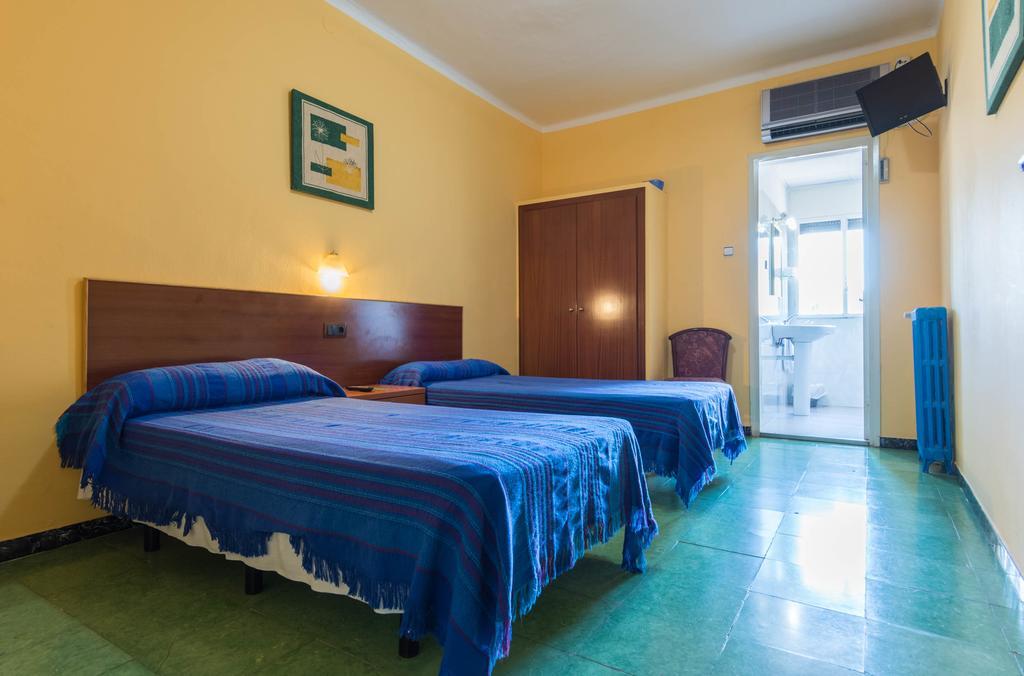 Hostal Urgell Balaguer Exterior photo